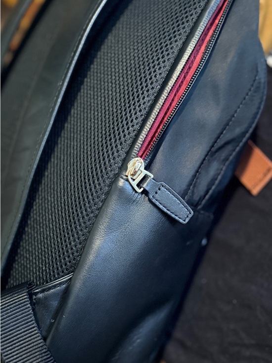 “The Backpack” Woman’s leather backpack main image 8